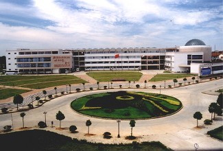 廣州第二外國(guó)語(yǔ)學(xué)校