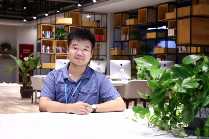 沈致遠 英語老師 畢業(yè)于愛丁堡大學(xué)TESOL專業(yè)，主攻方向為語言和學(xué)科聯(lián)合授課（CLIL），獲得理學(xué)碩士學(xué)位。雅思閱讀聽力滿分達人。曾在上海三所知名留學(xué)語言培訓(xùn)機構(gòu)擔任英語教師。